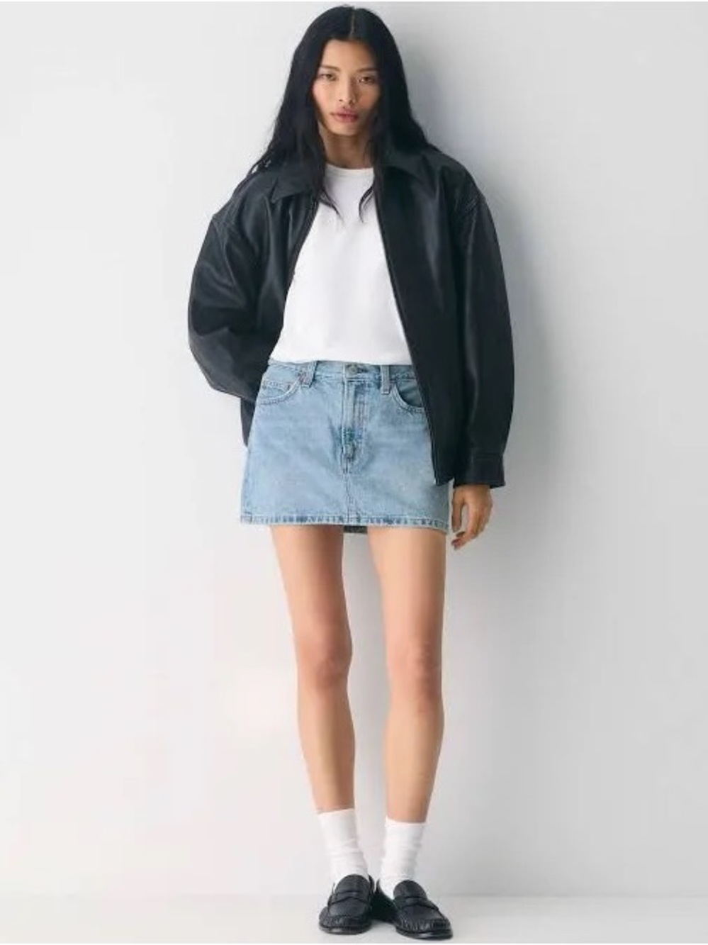 Aritzia Denim Forum Women's The ‘90S Ricci Micro Denim Skirt